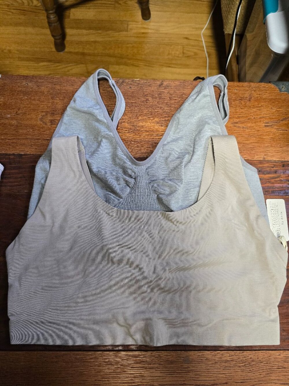 Lot of  Two comfort bras Smoothez XL NWT and Hanes 2XL used